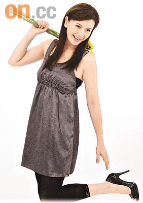 華倩自言飲得湯水多，人都自然靚刋！