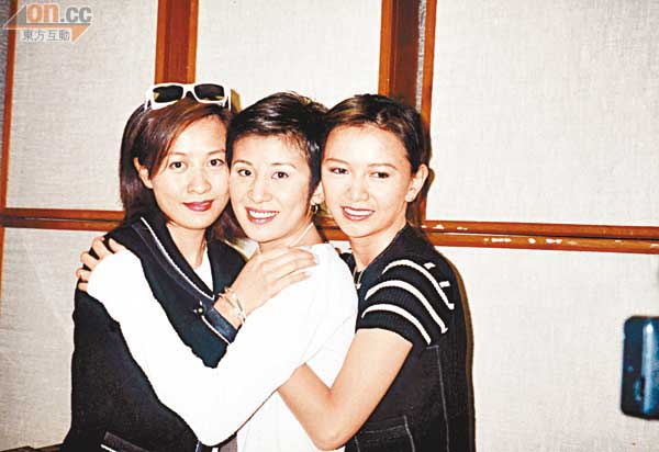 當年劉嘉玲（左起）、君如及華倩十分老友