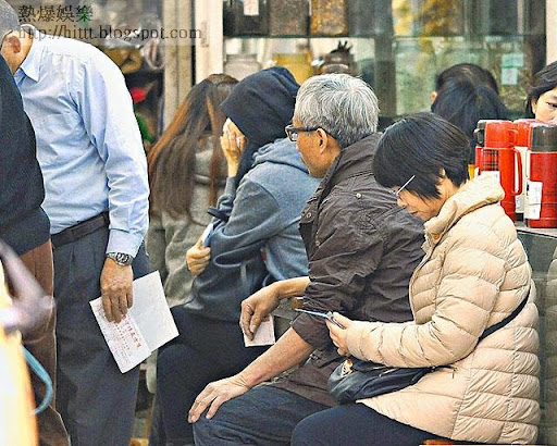 長期有人龍嘅新城門，等睇醫生等執藥，乜都要等。